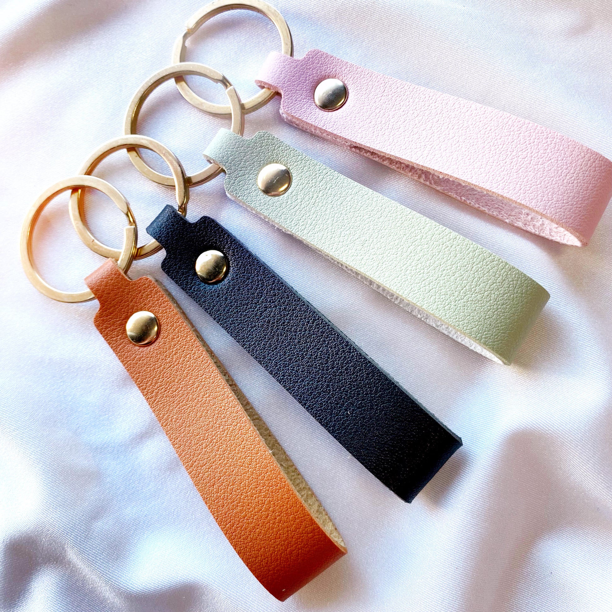 chose from black, brown, pink, or sage green leather